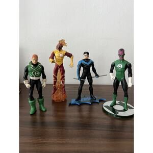 Lot Of 4 DC Collectible figurines Firestorm Green Lantern Nightwing